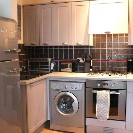 Appartamento Trendy 2Bd Flat In West Hampstead Londra Esterno foto