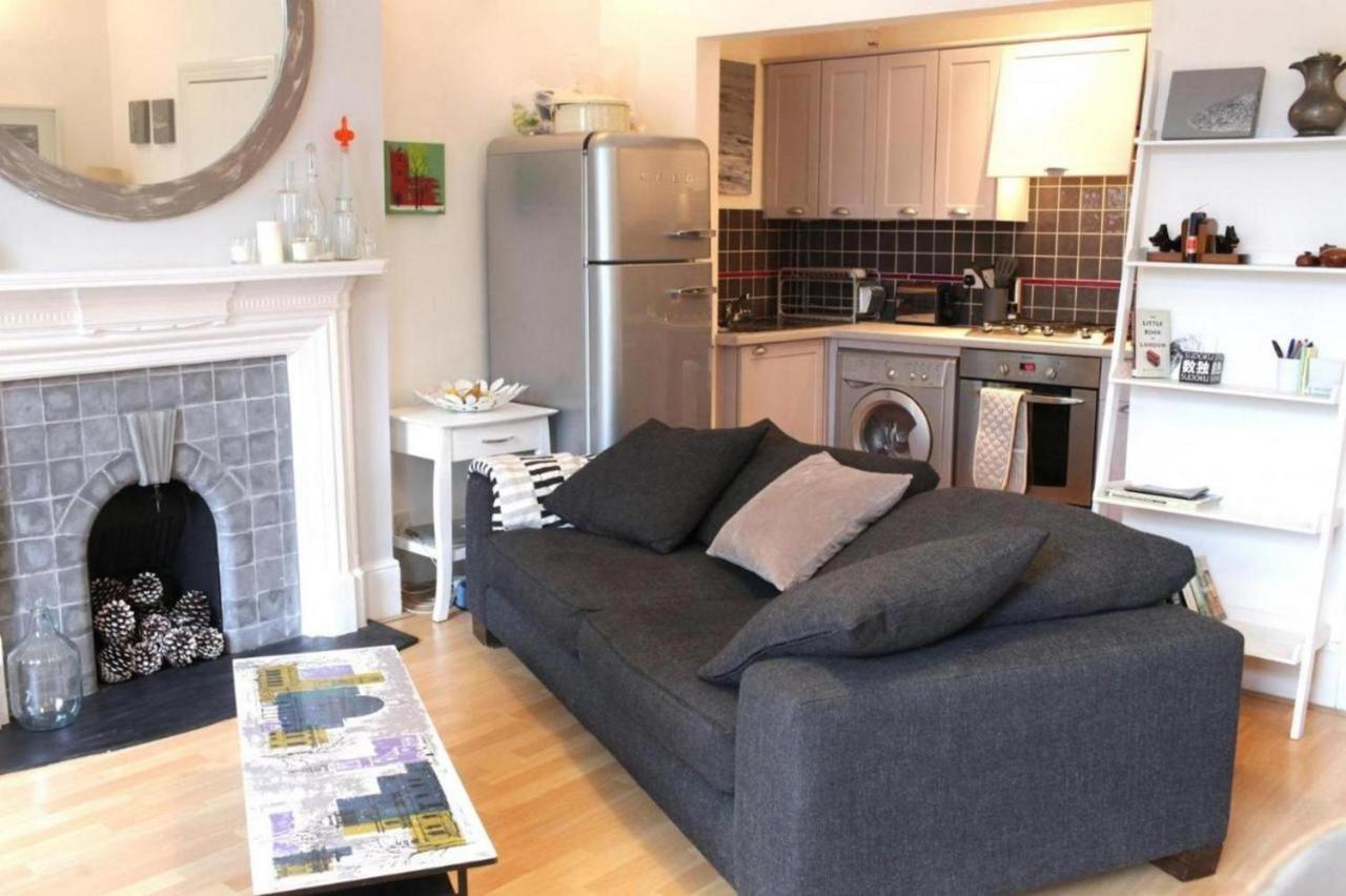 Appartamento Trendy 2Bd Flat In West Hampstead Londra Esterno foto