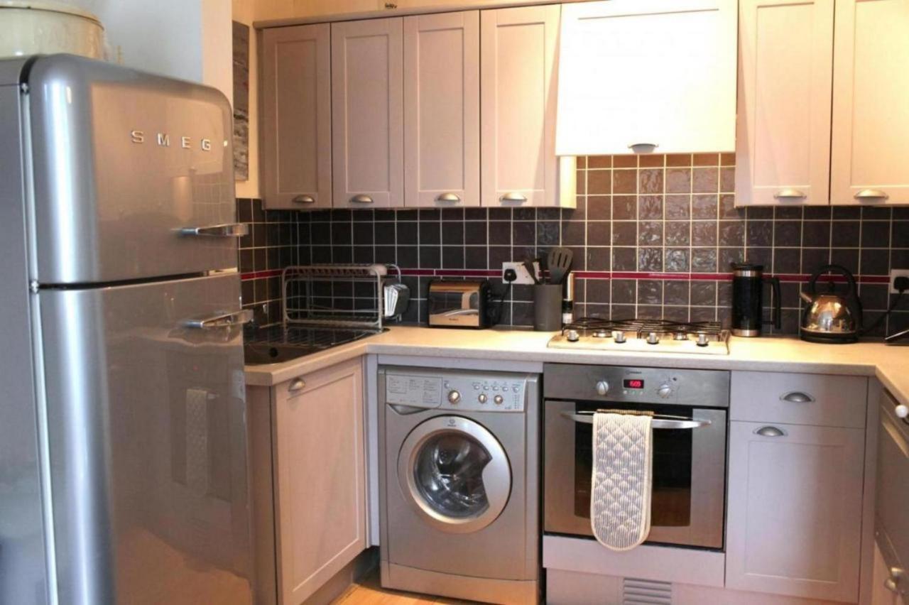 Appartamento Trendy 2Bd Flat In West Hampstead Londra Esterno foto